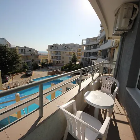 Menada Sunset Kosharitsa