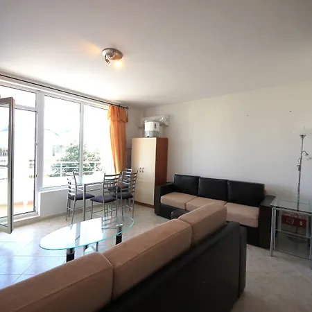 Menada Sunset Kosharitsa