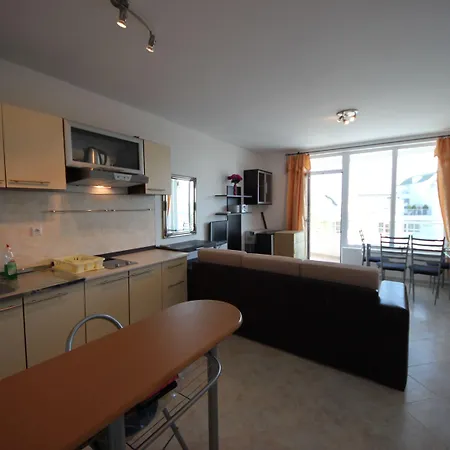 Menada Sunset شقة Kosharitsa