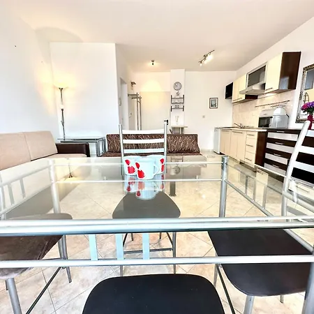 Menada Sunset Kosharitsa