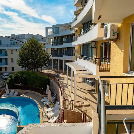 Menada Sunset Kosharitsa