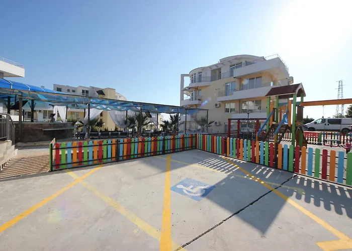 Menada Sunset Daire Kosharitsa