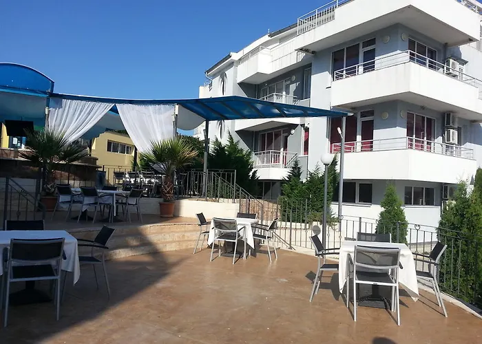 Menada Sunset Daire Kosharitsa