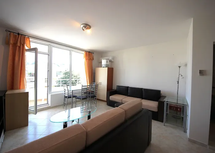 Menada Sunset Kosharitsa