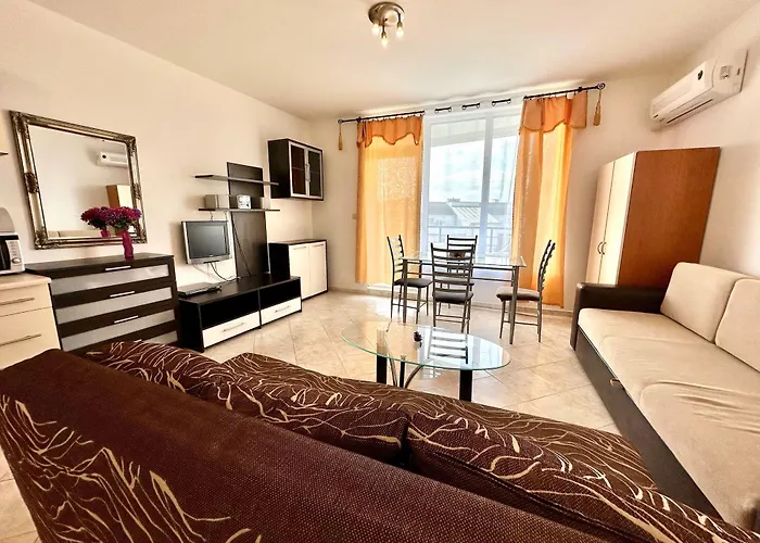 Menada Sunset Daire Kosharitsa